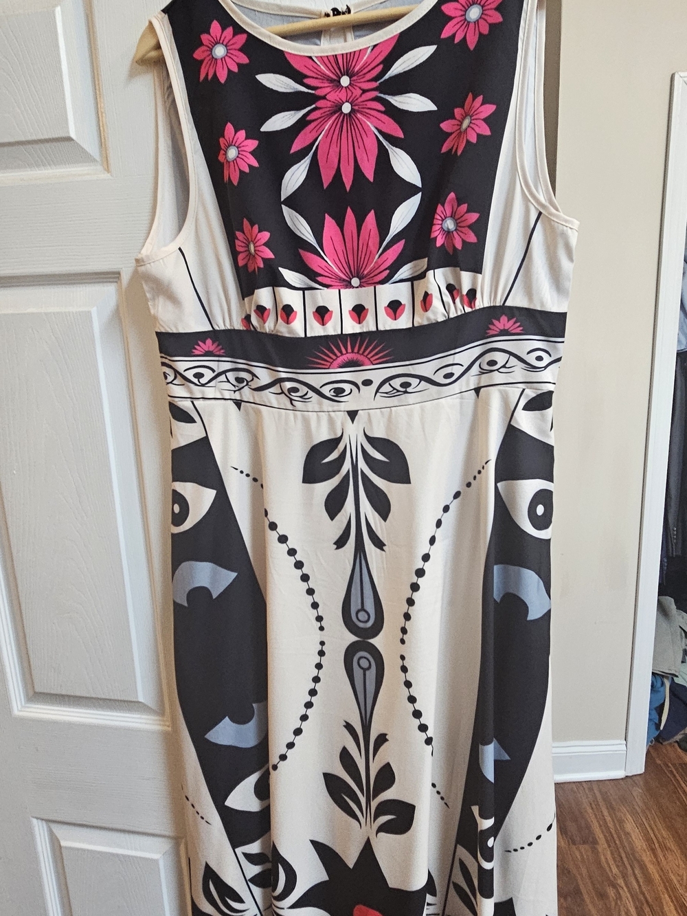 Sleeveless Floral & Graphic Maxi Dress in Black, Hot Pink, Cream